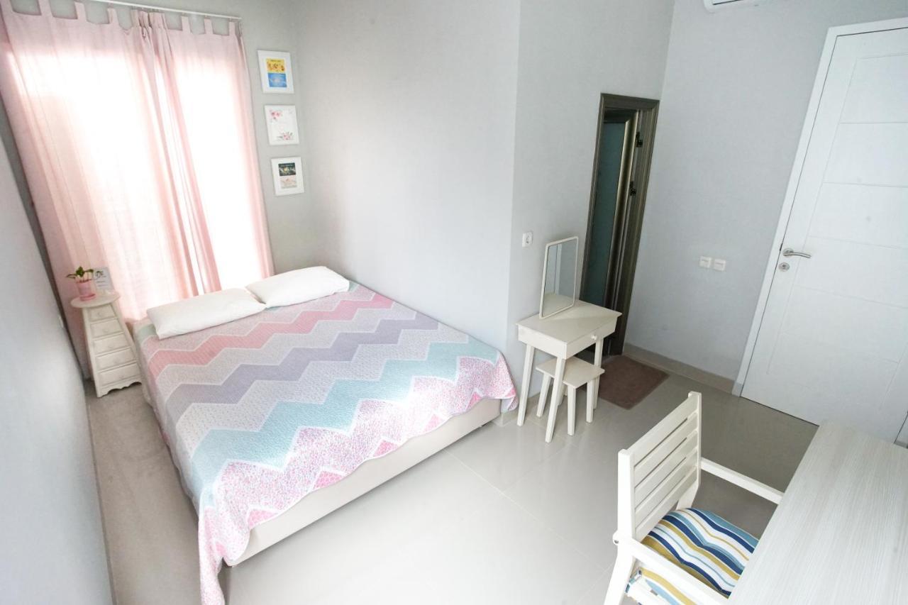 Inni Homestay Malang Szoba fotó