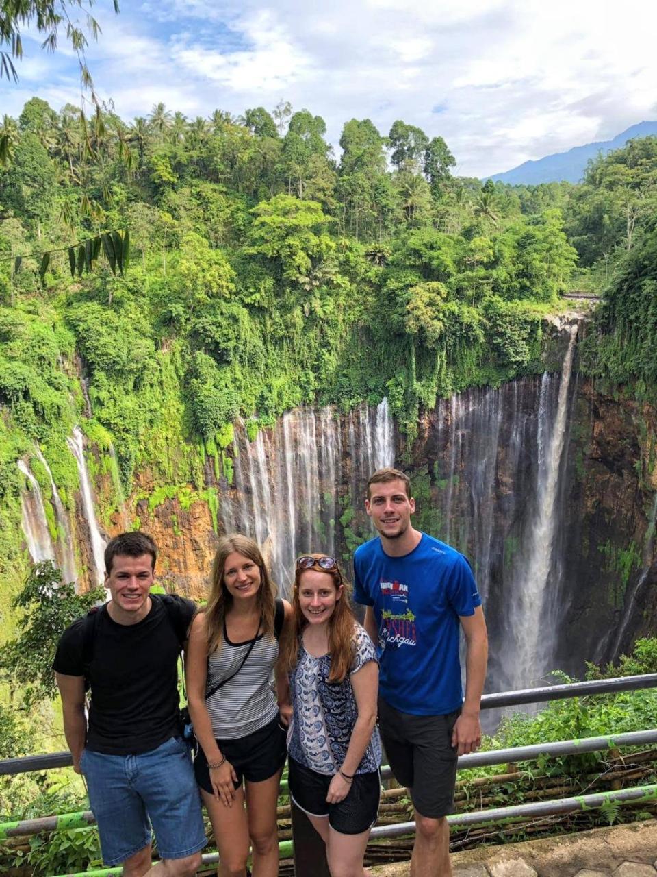 Inni Homestay Malang Kültér fotó